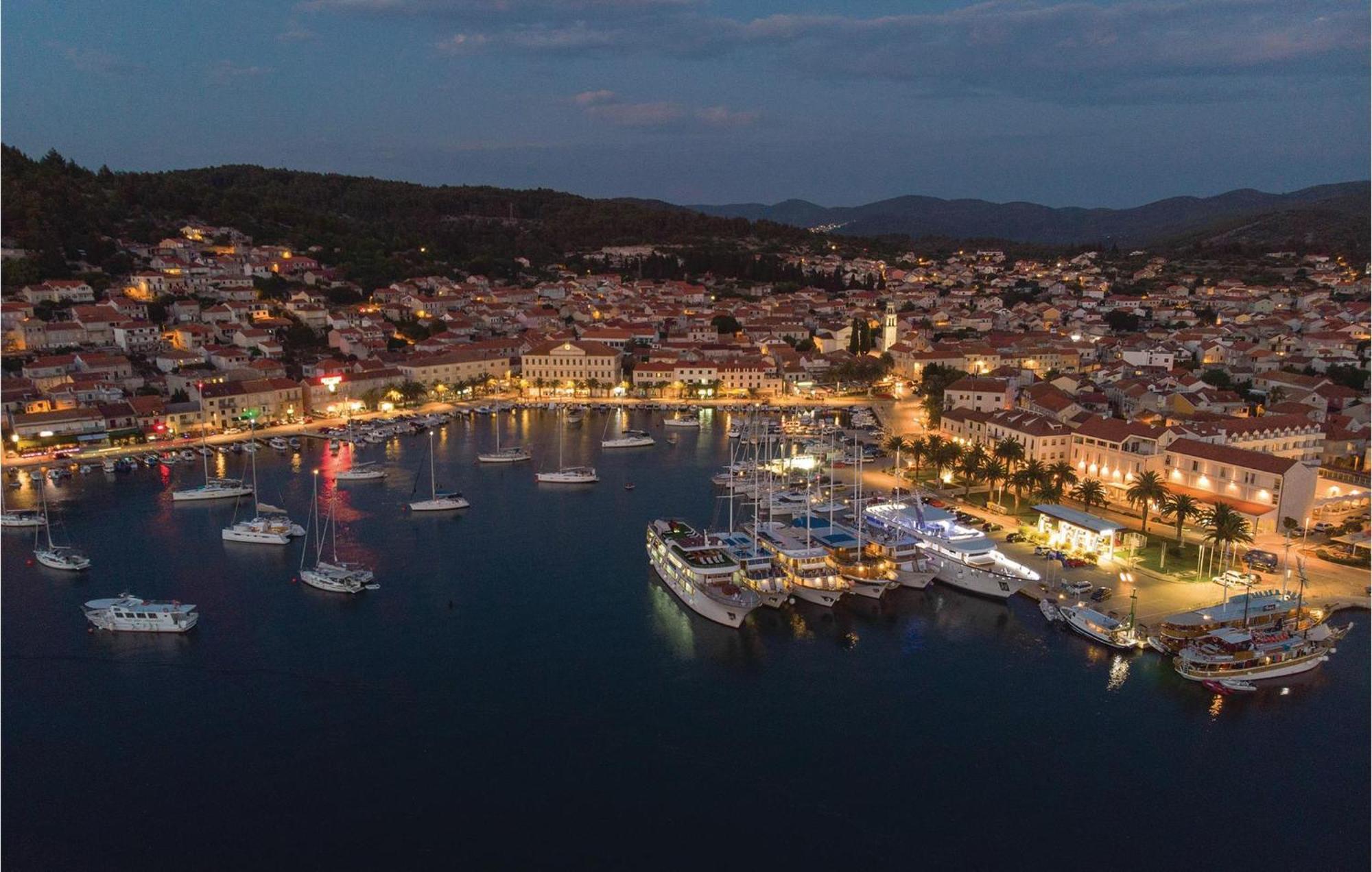 Beautiful Apartment In Vela Luka With Wifi Ngoại thất bức ảnh